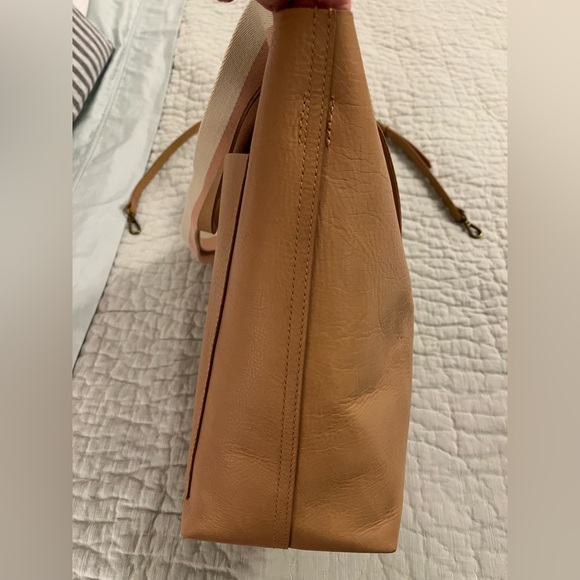 Madewell Medium Leather Transport Tote - Picture 5 of 10